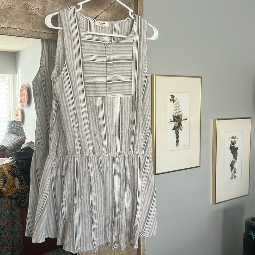 Cute sundress.